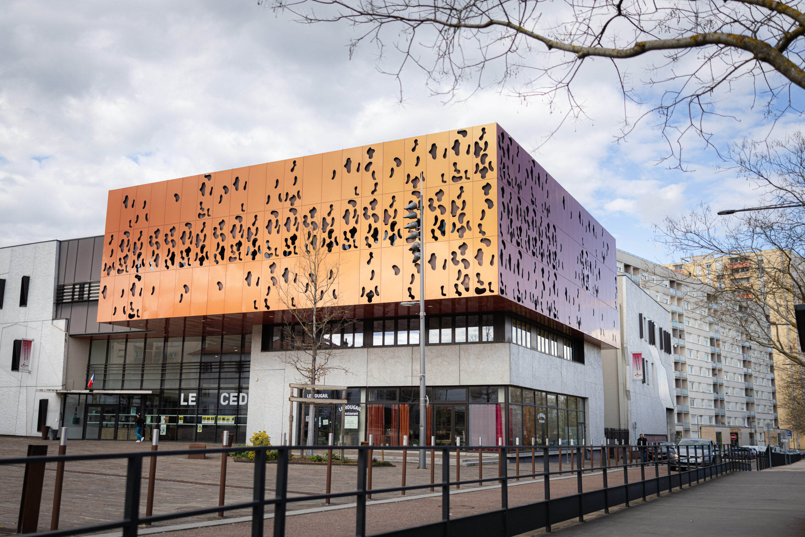 La salle de spectacle unique dans l’agglomération, Le Cèdre à Chenôve