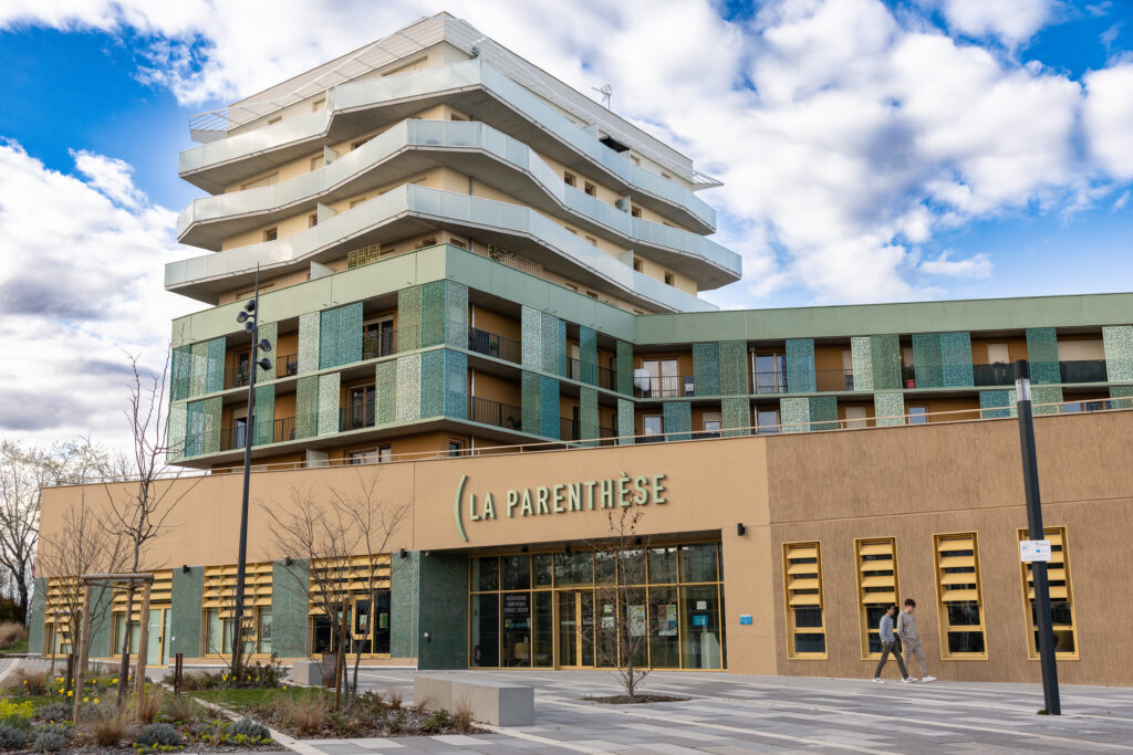 La médiathèque La Parenthèse de Quetigny inaugurée en 2024, lieu de vie entre le travail et le domicile